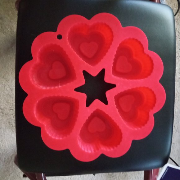 Other - Heart shape cakelets silicone baking pan